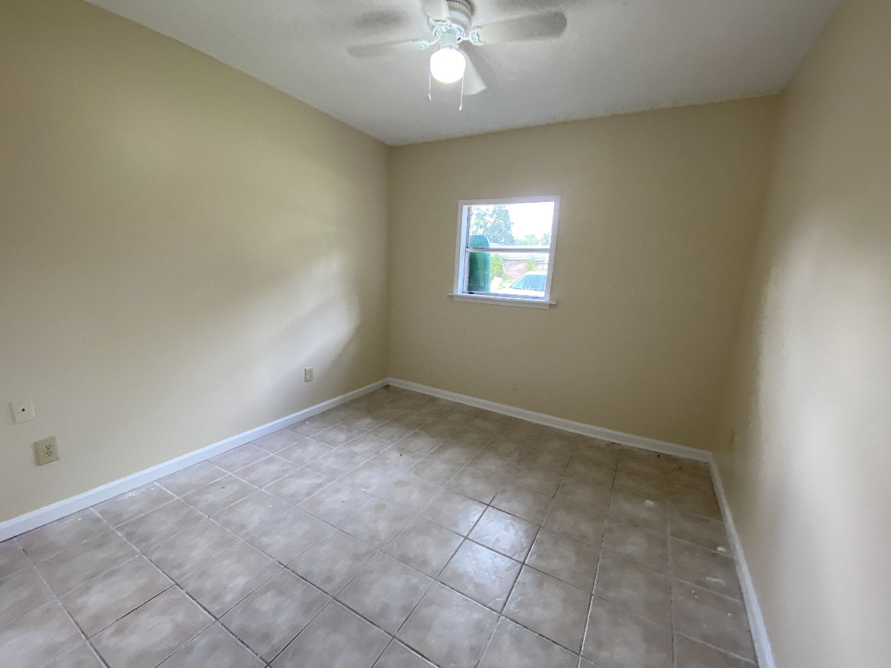 103 S Queens Dr